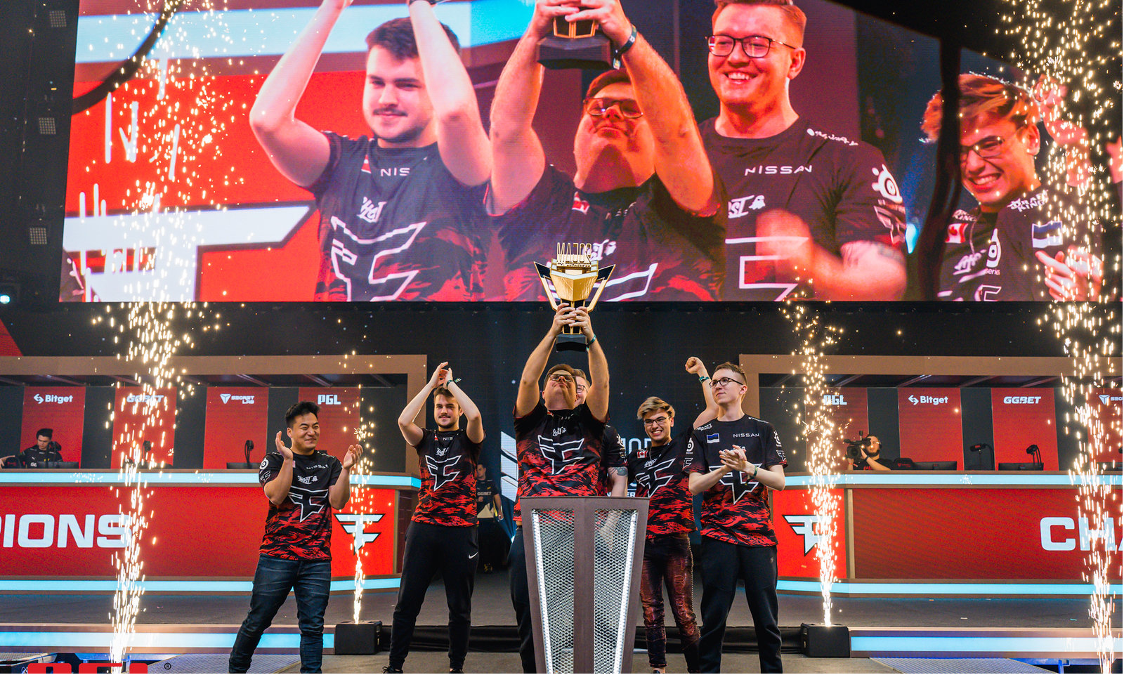 通过这些成 通过这些成