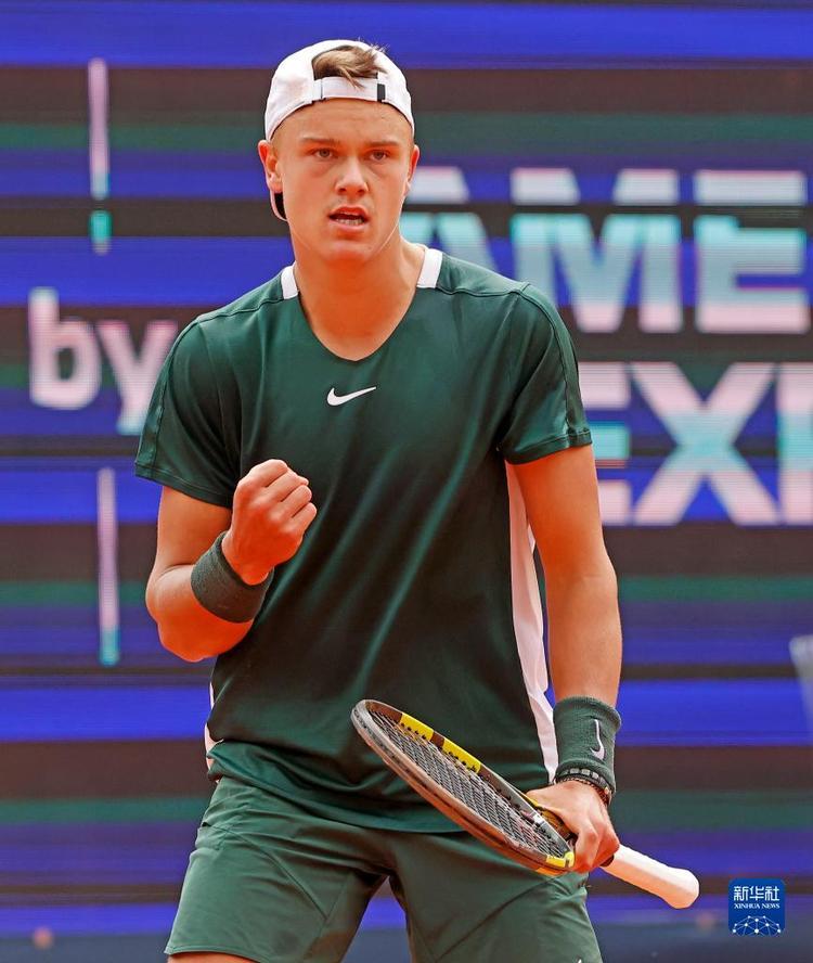 中依旧稳健 中依旧稳健