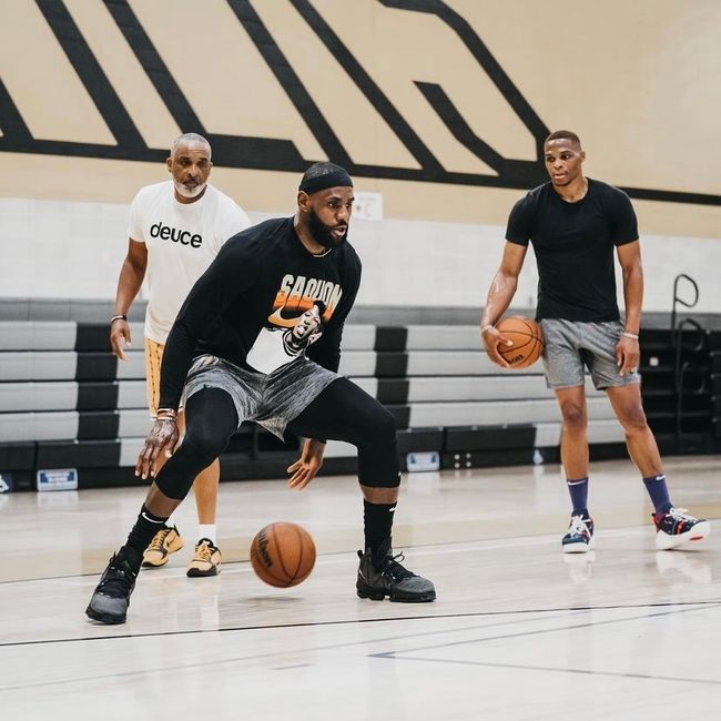 联的四月后 联的四月后